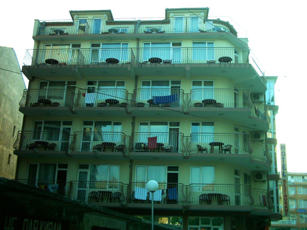 Семеен Хотел Елена Палас Nessebar Exterior foto