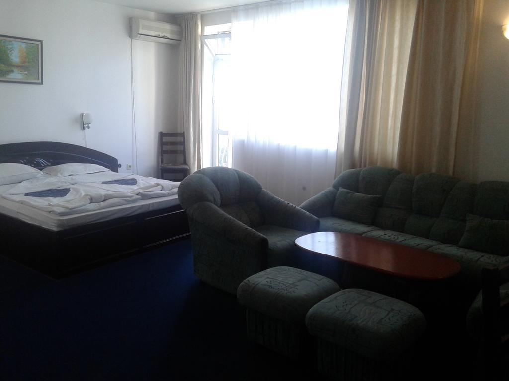 Семеен Хотел Елена Палас Nessebar Quarto foto
