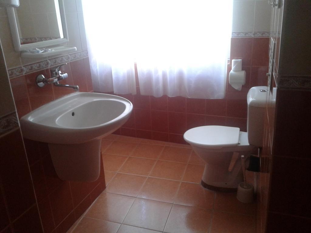 Семеен Хотел Елена Палас Nessebar Quarto foto