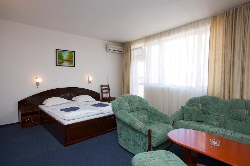 Семеен Хотел Елена Палас Nessebar Quarto foto